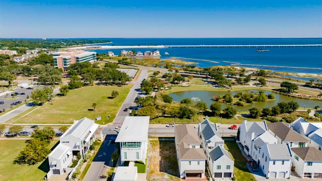 111 S 9th Ave, Pensacola FL 32503 photo 9