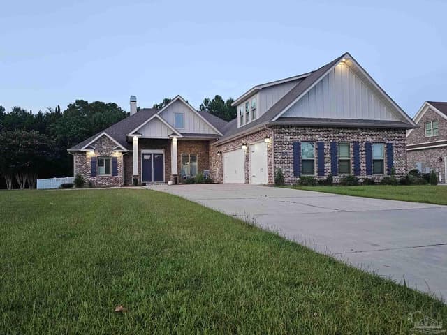 5704 Abbington Ln, Milton FL 32583 exterior