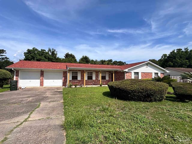 6235 Confederate Dr, Pensacola FL 32503 exterior