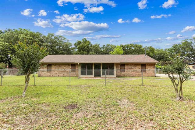 1920 Cope Ln, Pensacola FL 32526 exterior