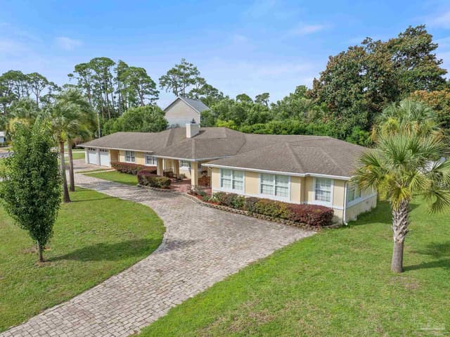 57 Star Lake Dr, Pensacola FL 32507 exterior