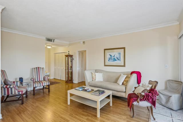 825 Bayshore Dr # 302, Pensacola FL 32507 photo 3