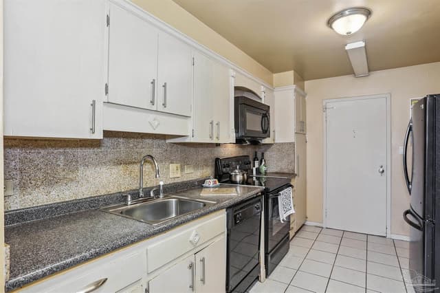 825 Bayshore Dr # 302, Pensacola FL 32507 photo 9