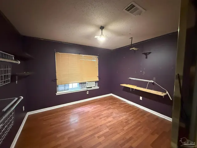 6536 Colonade Cir property photo