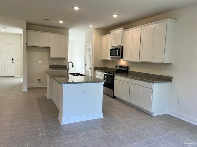 7693 Piper Cir property photo