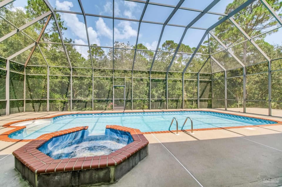 3049 Liana Ln, Pensacola FL 32505 photo 1