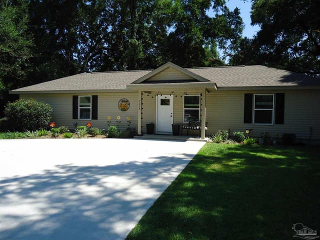 7238 Dogwood Ter, Pensacola FL 32504 exterior