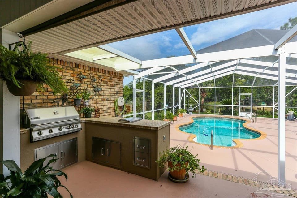 9564 Westgate Cir, Pensacola FL 32507 photo 1