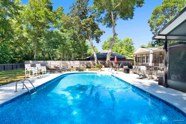 16531 Innerarity Pt Rd, Pensacola FL 32507 exterior