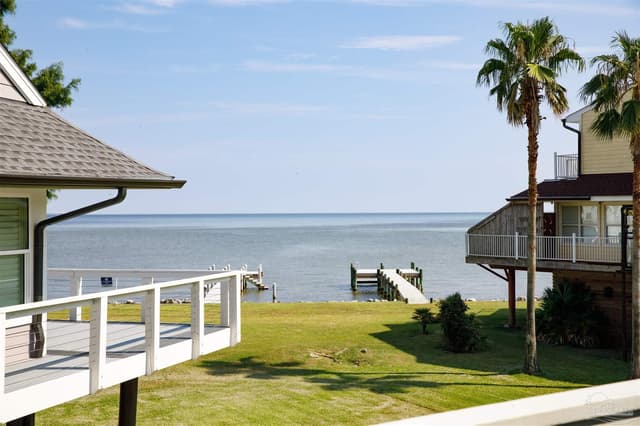 113 Bayshore Dr, Pensacola FL 32507 exterior