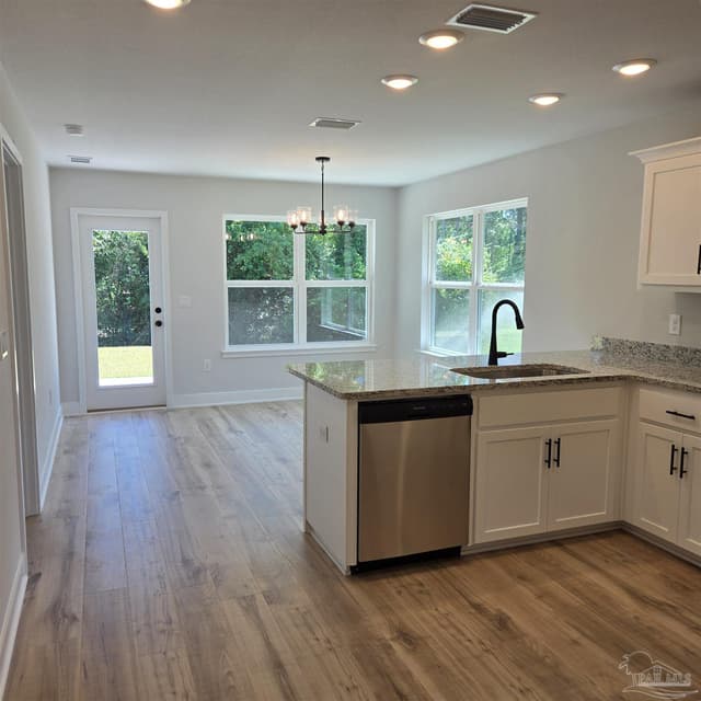 8089 Westpointe Ln # 1B, Pensacola FL 32506 photo 7