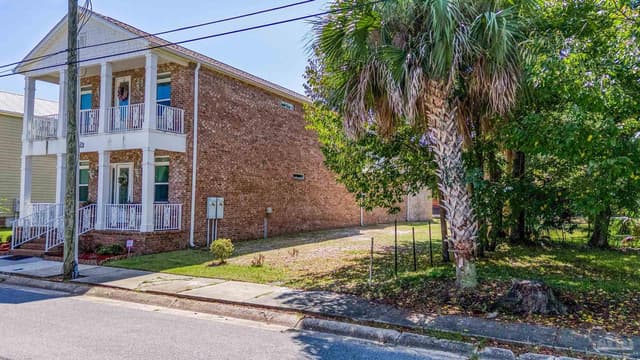 400 BLK W Intendencia St, Pensacola FL 32502 exterior