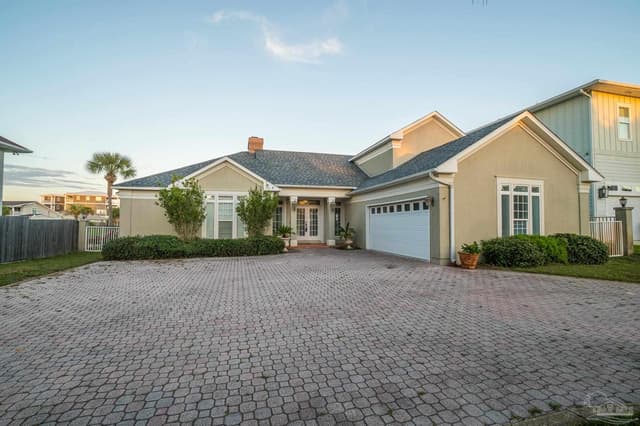 1098 Harbor Ln property photo