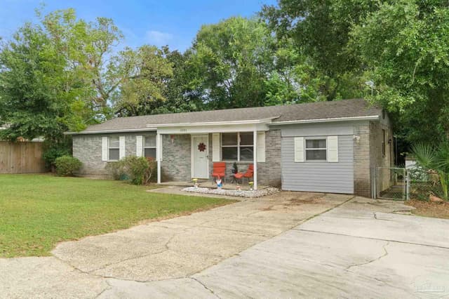 6995 Moore Ave property photo