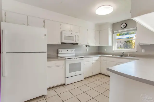 6116 Shore Dr property photo