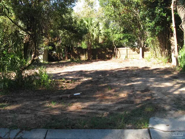3300 E Lloyd St, Pensacola FL 32503 exterior