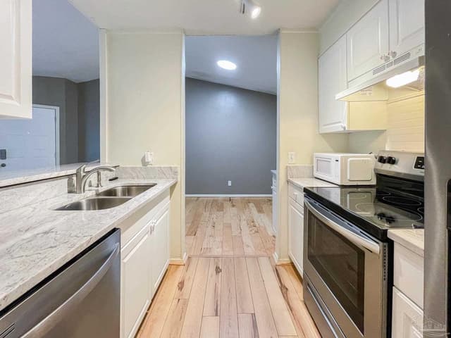 601 Burgess # E4 property photo
