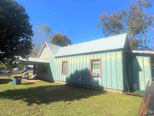 77 Hill St property photo