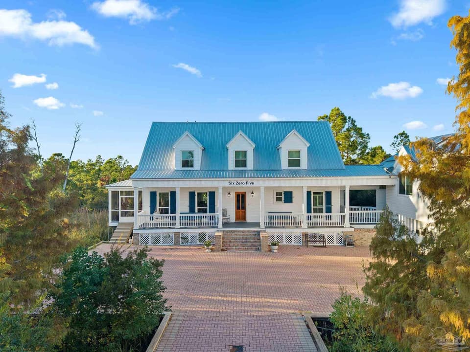605 Chesapeake Dr, Gulf Breeze FL 32561 photo 1