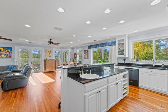 605 Chesapeake Dr, Gulf Breeze FL 32561 photo 18