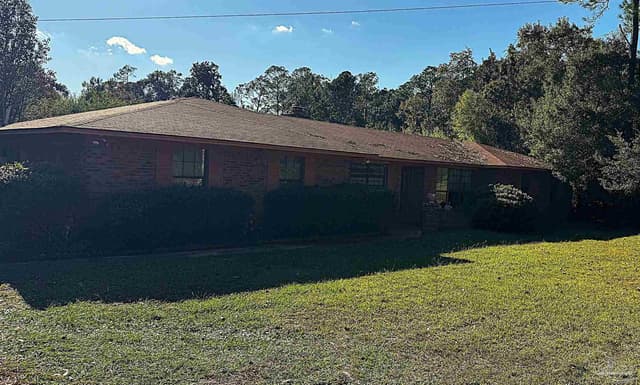 210 Man O War Cir, Cantonment FL 32533 exterior