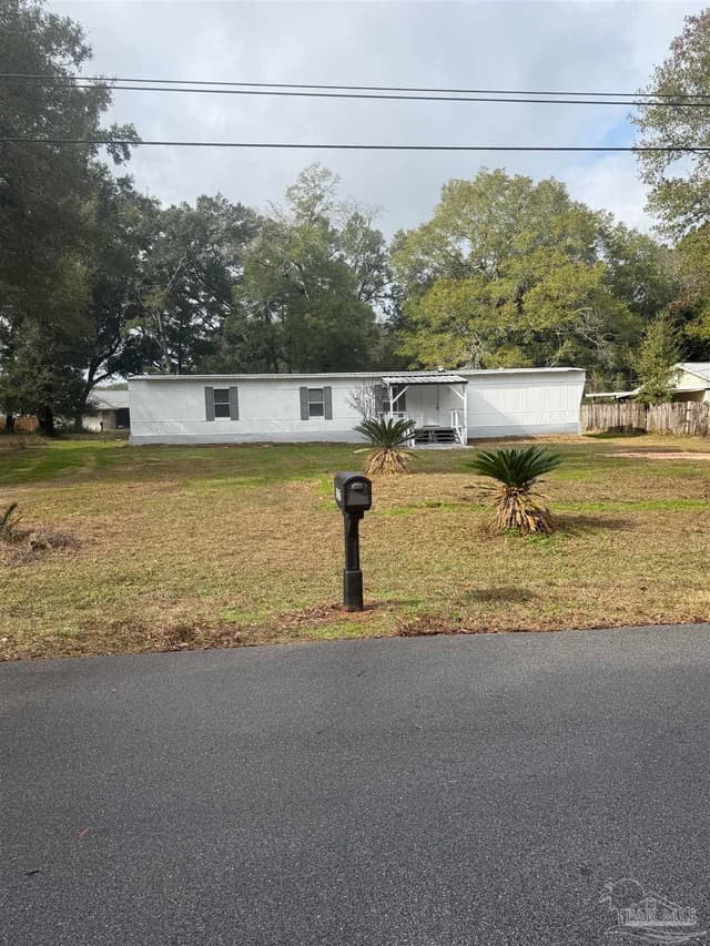 5227 Chestnut Ave, Pace FL 32571 exterior