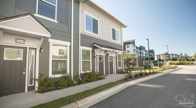 8573 Myslak Way, Pensacola FL 32526 exterior