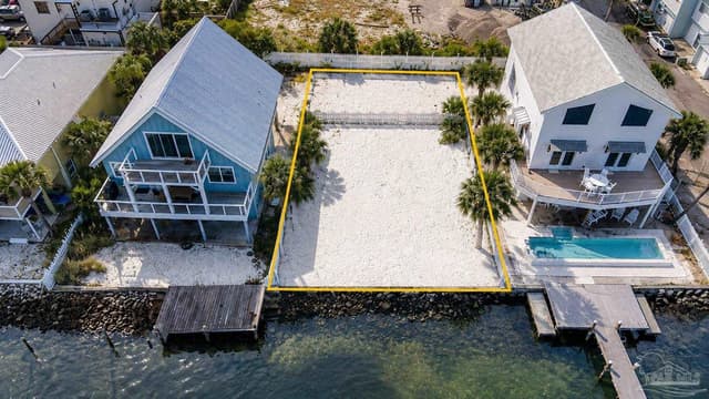 1581 Bulevar Menor, Pensacola Beach FL 32561 exterior