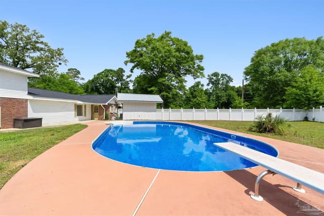 6001 W Hwy 4, Century FL 32535 photo 9