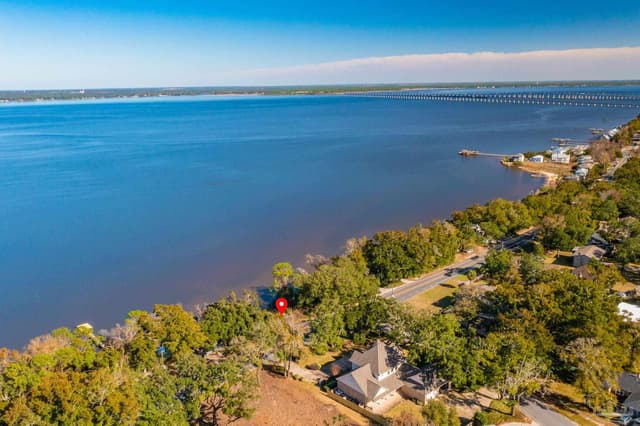 8700 Scenic Hwy, Pensacola FL 32514 exterior