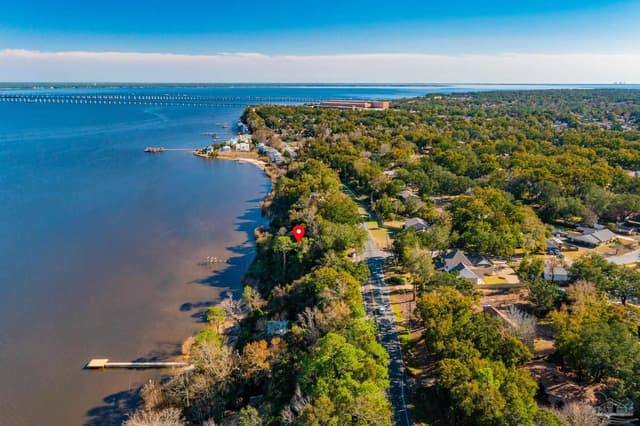 8750 Scenic Hwy, Pensacola FL 32514 exterior