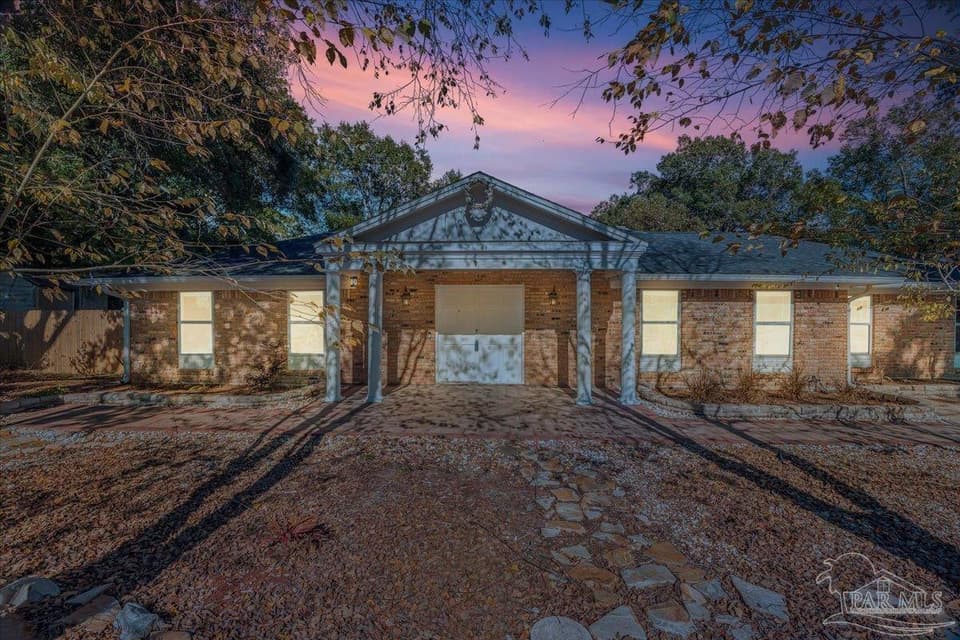 4740 Woodcliff Dr, Pensacola FL 32504 photo 1