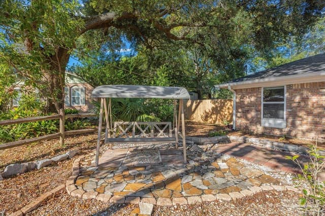 4740 Woodcliff Dr property photo