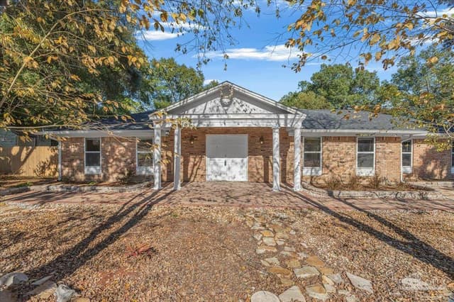 4740 Woodcliff Dr, Pensacola FL 32504 photo 4