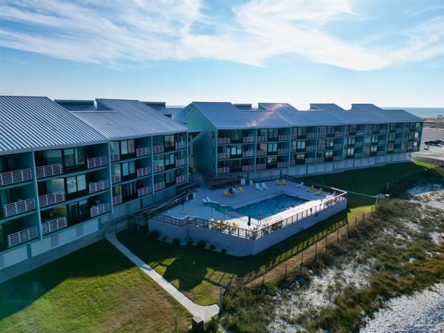 1390 Ft Pickens Rd # 201 property photo