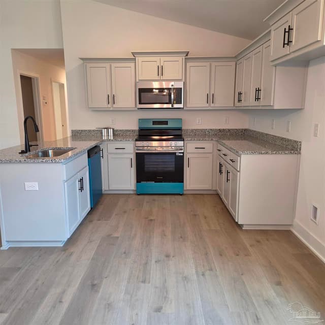 709 Giese Ln # 3, Pensacola FL 32506 photo 6