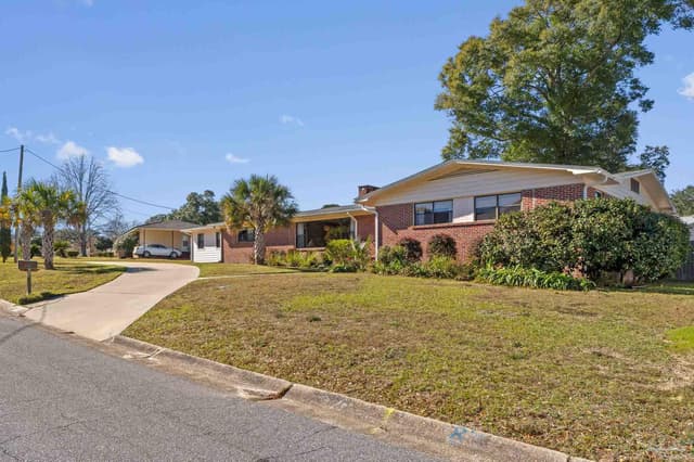 389 Gamarra Rd property photo