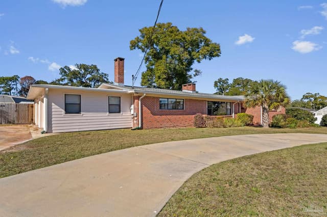 389 Gamarra Rd property photo