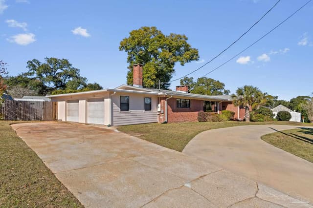389 Gamarra Rd property photo