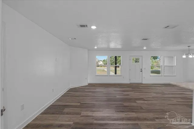 2001 Saddlebrook Dr property photo