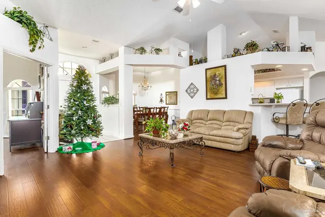 1040 Bonita Dr property photo