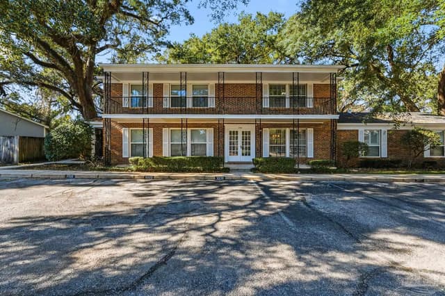3328 Kingswood Ct # 9D, Pensacola FL 32514 exterior