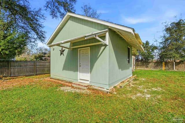 402 Front St, Century FL 32535 photo 36