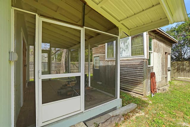 402 Front St, Century FL 32535 photo 34