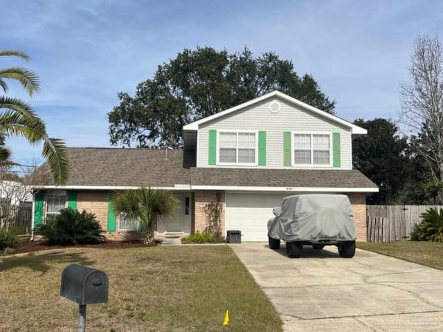 404 Shorewood Cir, Pensacola FL 32507 exterior