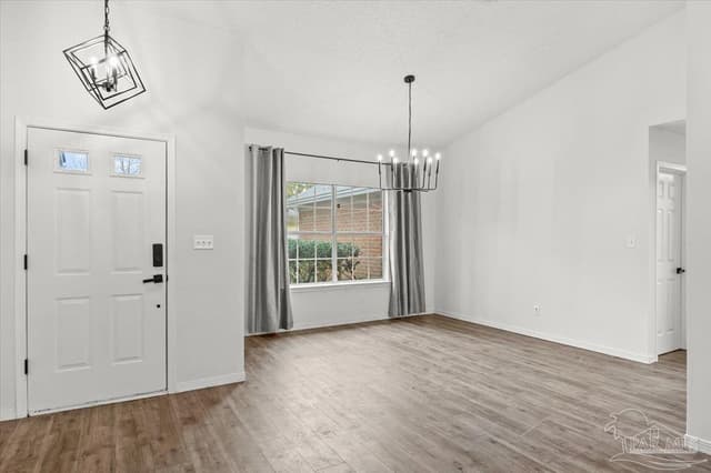 3905 Deerwood Cir property photo