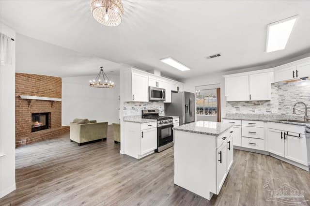 3905 Deerwood Cir, Pace FL 32571 photo 9