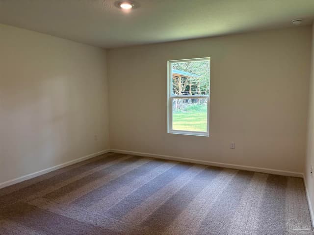 5703 Meadow Rd, Milton FL 32583 photo 7