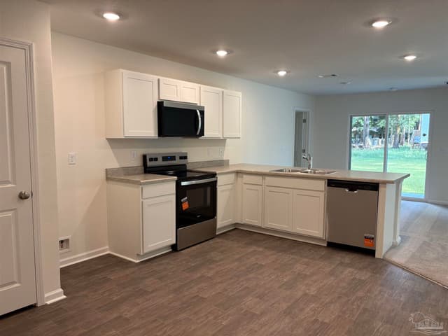 5703 Meadow Rd, Milton FL 32583 photo 3