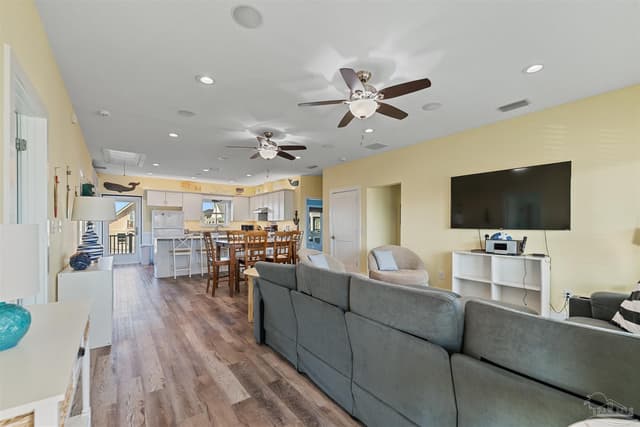 8162 Gulf Blvd, Navarre Beach FL 32566 photo 15